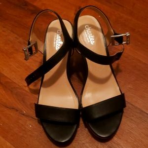 Charles David women's 7.5 wedges